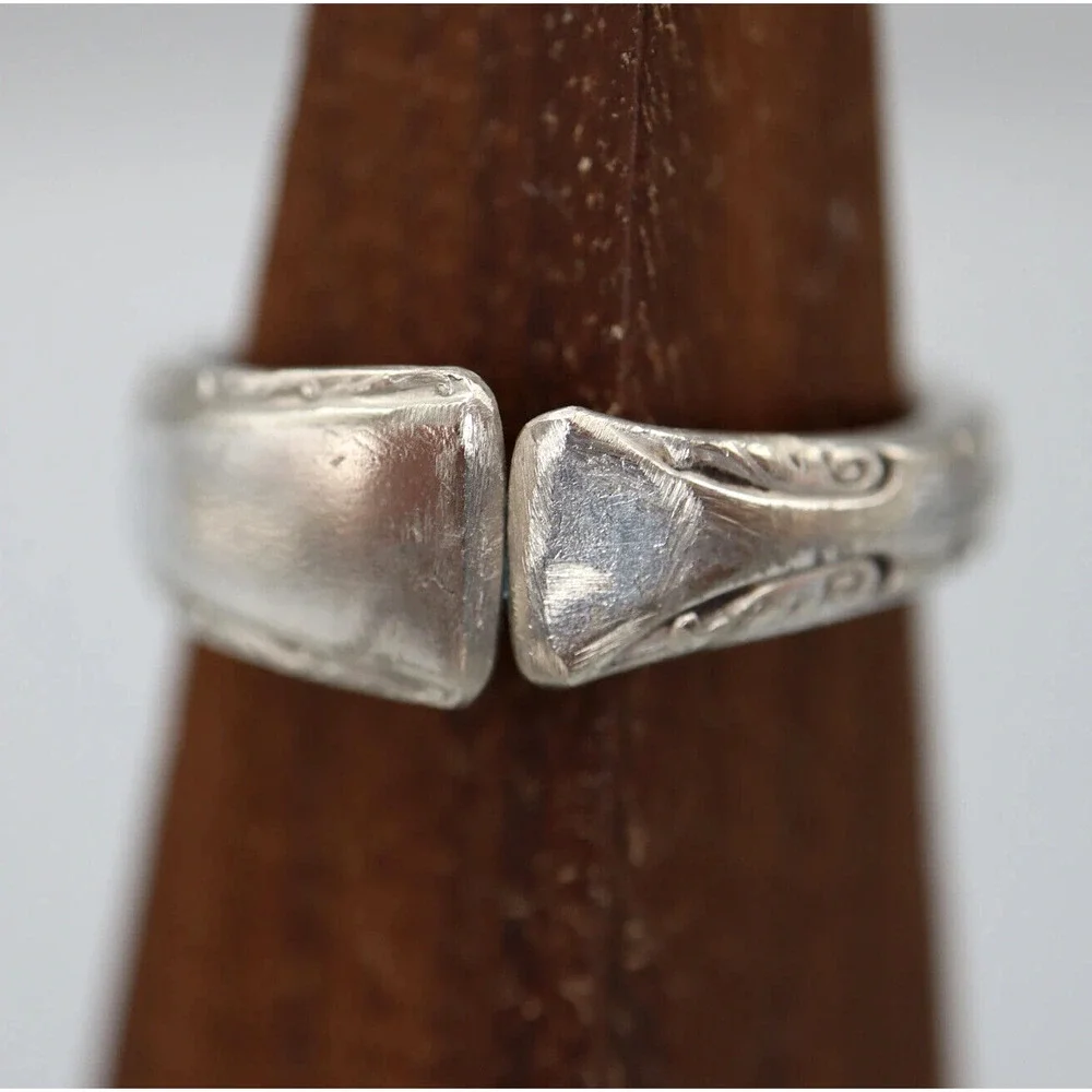 Unbranded exquisite silver